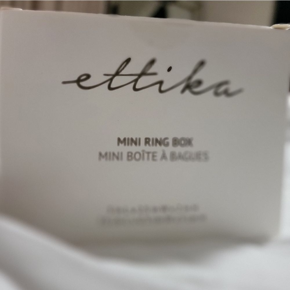 Ettika Gold Mini Ring Box - Picture 4 of 7